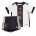 Dětský Fotbalový dres Německo Leon Goretzka #8 MS 2022 Domácí Krátký Rukáv (+ trenýrky)